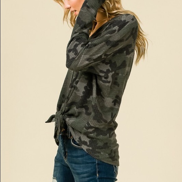 🆕Camo Tie Top - Picture 3 of 4